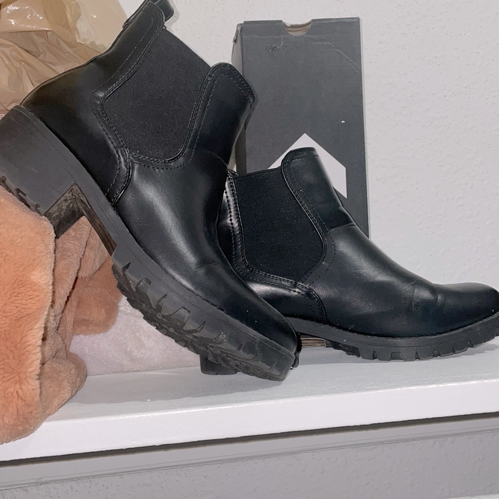 Chelsea boots